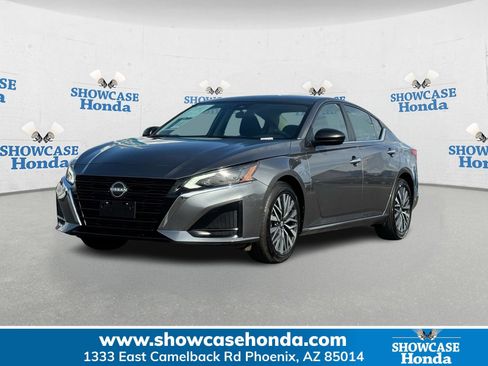 Used 2024 Nissan Altima 2.5 SV image 1
