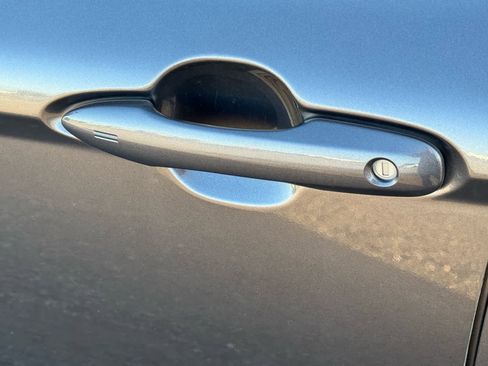 Used 2022 Toyota Camry XLE image 13