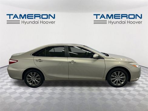 Used 2017 Toyota Camry XLE image 6