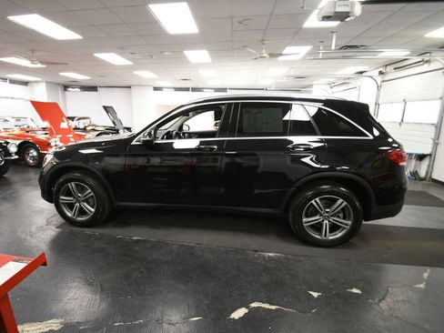 Used 2020 Mercedes-Benz GLC 300 4MATIC image 4