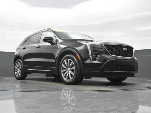 Used 2019 Cadillac XT4 Sport w/ Driver Awareness Package FWD image 32