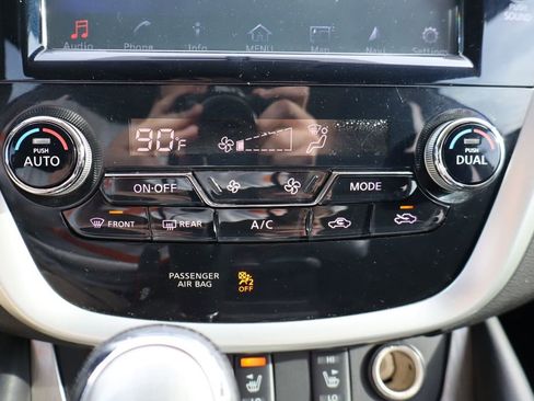 Used 2017 Nissan Murano SV w/ Premium Plus Package image 23