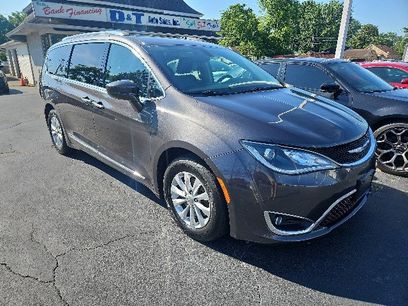 Used 2018 Chrysler Pacifica Touring-L