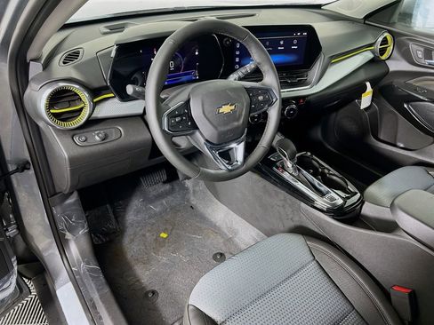 New 2026 Chevrolet Trax LT w/ LT Convenience Package image 9