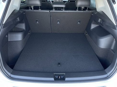 New 2025 Volkswagen Tiguan SE image 30