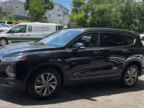 Used 2019 Hyundai Santa Fe Limited AWD/4WD image 2