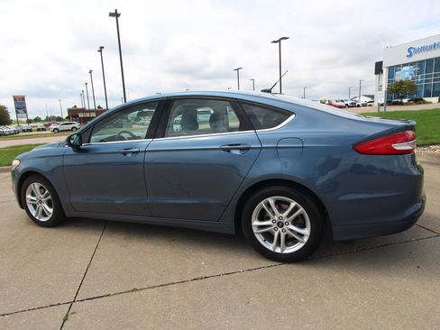 Used 2018 Ford Fusion SE w/ Fusion SE Technology Package FWD image 14