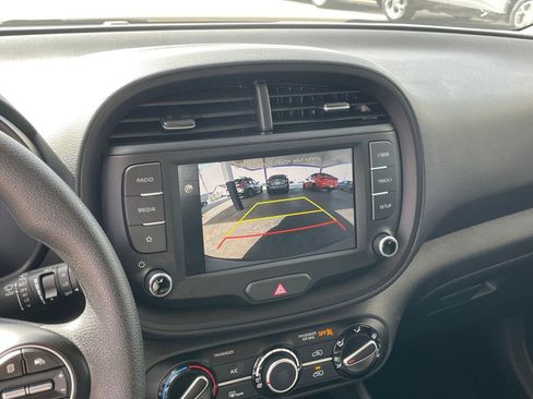 Used 2025 Kia Soul LX w/ LX Technology Package image 22