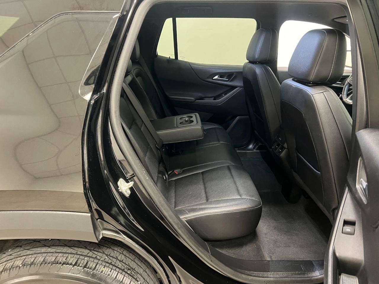 Used 2025 Chevrolet Equinox LT w/ Convenience Package II FWD image 30