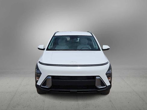 Certified 2025 Hyundai Kona SEL FWD image 3