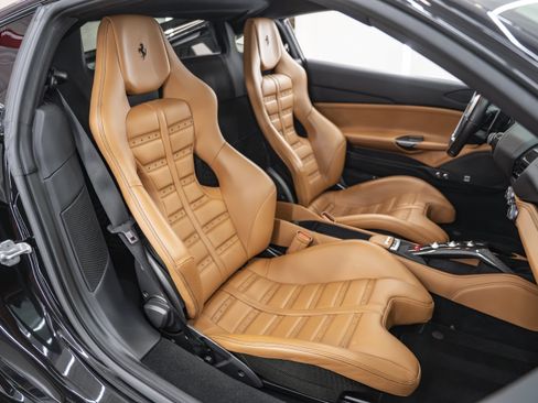Used 2016 Ferrari 488 GTB RWD image 25