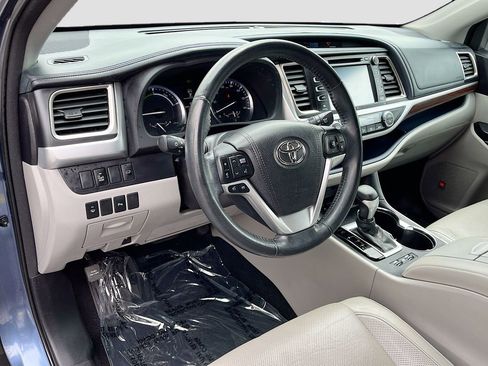 Used 2015 Toyota Highlander Limited AWD/4WD image 9