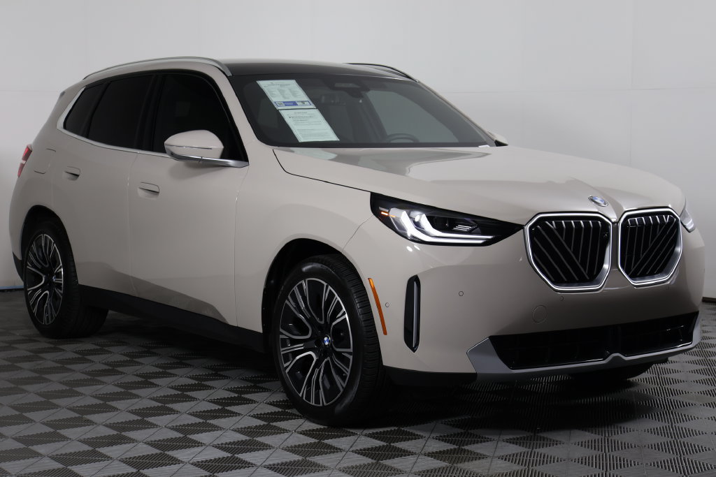 Certified 2026 BMW X3 xDrive30i w/ Premium Package AWD/4WD image 3