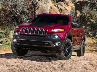 Used 2017 Jeep Cherokee Trailhawk w/ Trailer Tow Group AWD/4WD video 1