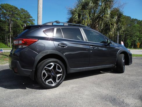Used 2019 Subaru Crosstrek 2.0i Limited w/ Moonroof Package w/Navigation AWD/4WD image 3