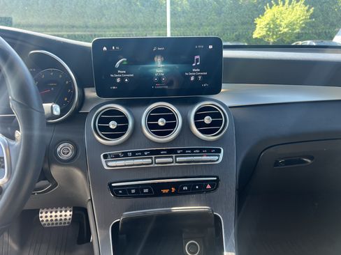 Certified 2021 Mercedes-Benz GLC 300 4MATIC w/ AMG Line image 31