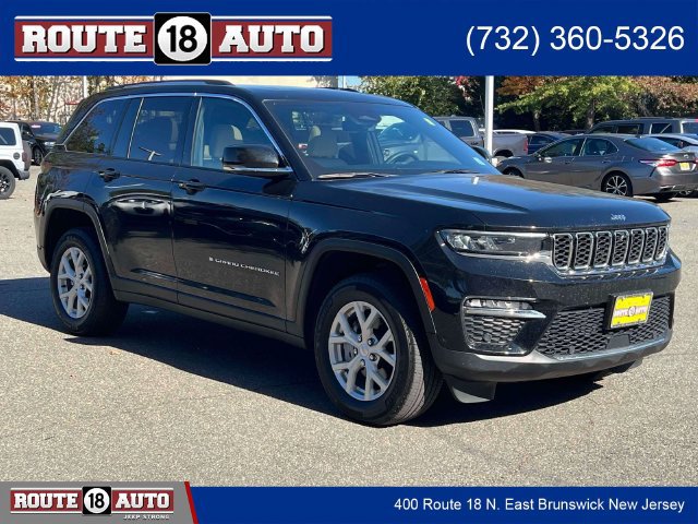 Used 2023 Jeep Grand Cherokee Limited w/ Luxury Tech Group II AWD/4WD image 1