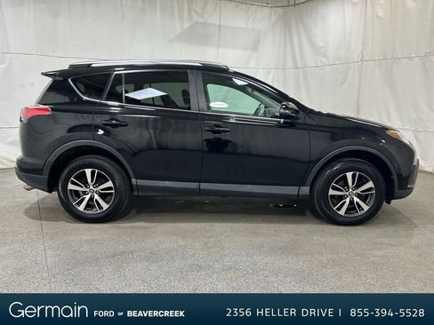 Used 2018 Toyota RAV4 XLE image 9
