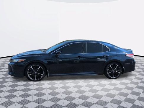 Used 2018 Toyota Camry XSE FWD image 2
