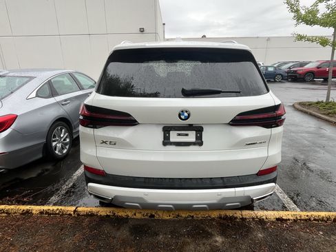 Used 2026 BMW X5 xDrive40i w/ Premium Package AWD/4WD image 3