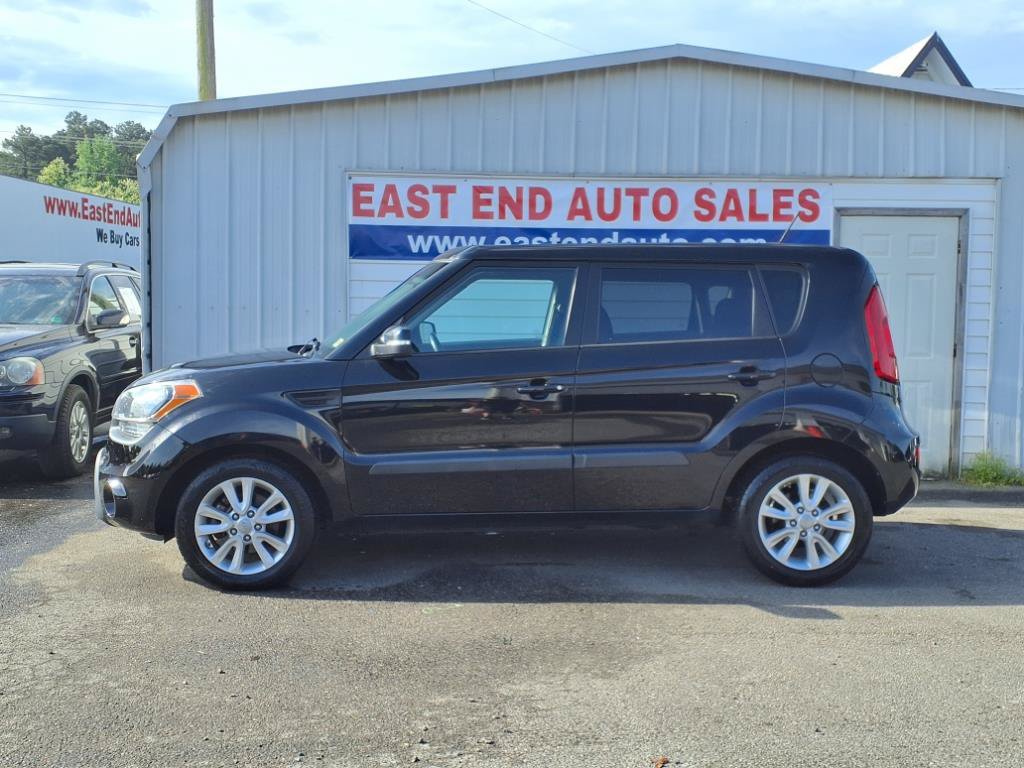 Used 2013 Kia Soul + FWD image 2