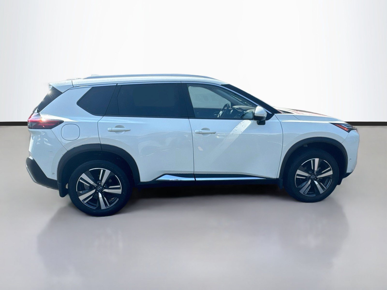 Used 2023 Nissan Rogue Platinum w/ Platinum Premium Package AWD/4WD image 8