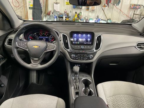 Used 2024 Chevrolet Equinox LT AWD/4WD image 18