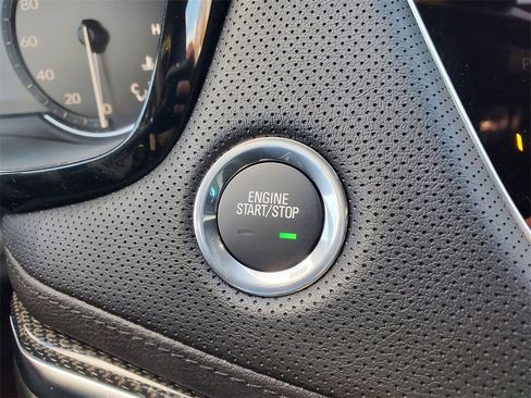 New 2025 Cadillac XT5 Sportv w/ LPO, Floor Liner Package image 19