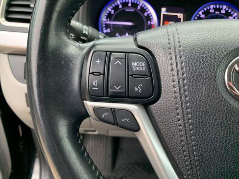 Used 2018 Toyota Highlander XLE image 26