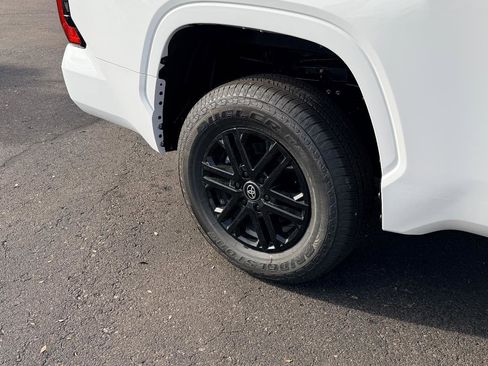 New 2026 Toyota Tundra SR image 10