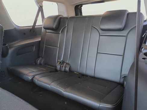 Used 2016 GMC Yukon XL SLE w/ Convenience Package image 26