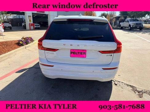Used 2022 Volvo XC60 B5 Momentum image 12