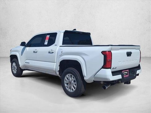 Used 2026 Toyota Tacoma SR5 AWD/4WD image 7