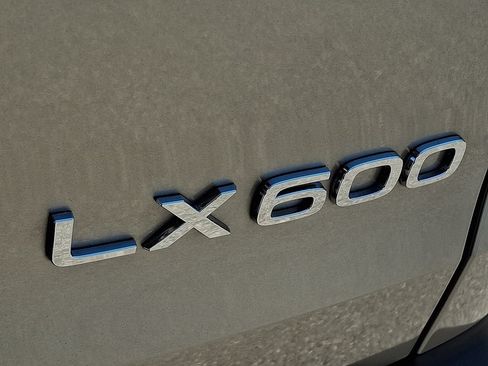 Used 2026 Lexus LX 600 4WD w/ Luxury Package image 31