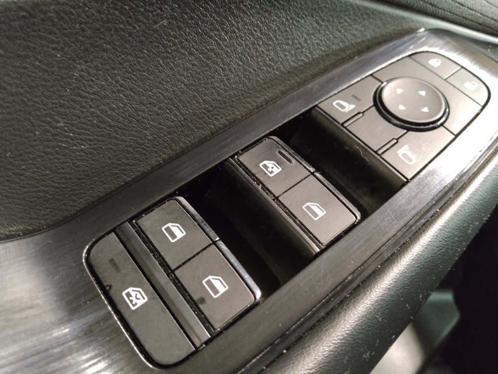 Used 2023 Nissan Rogue S FWD image 27