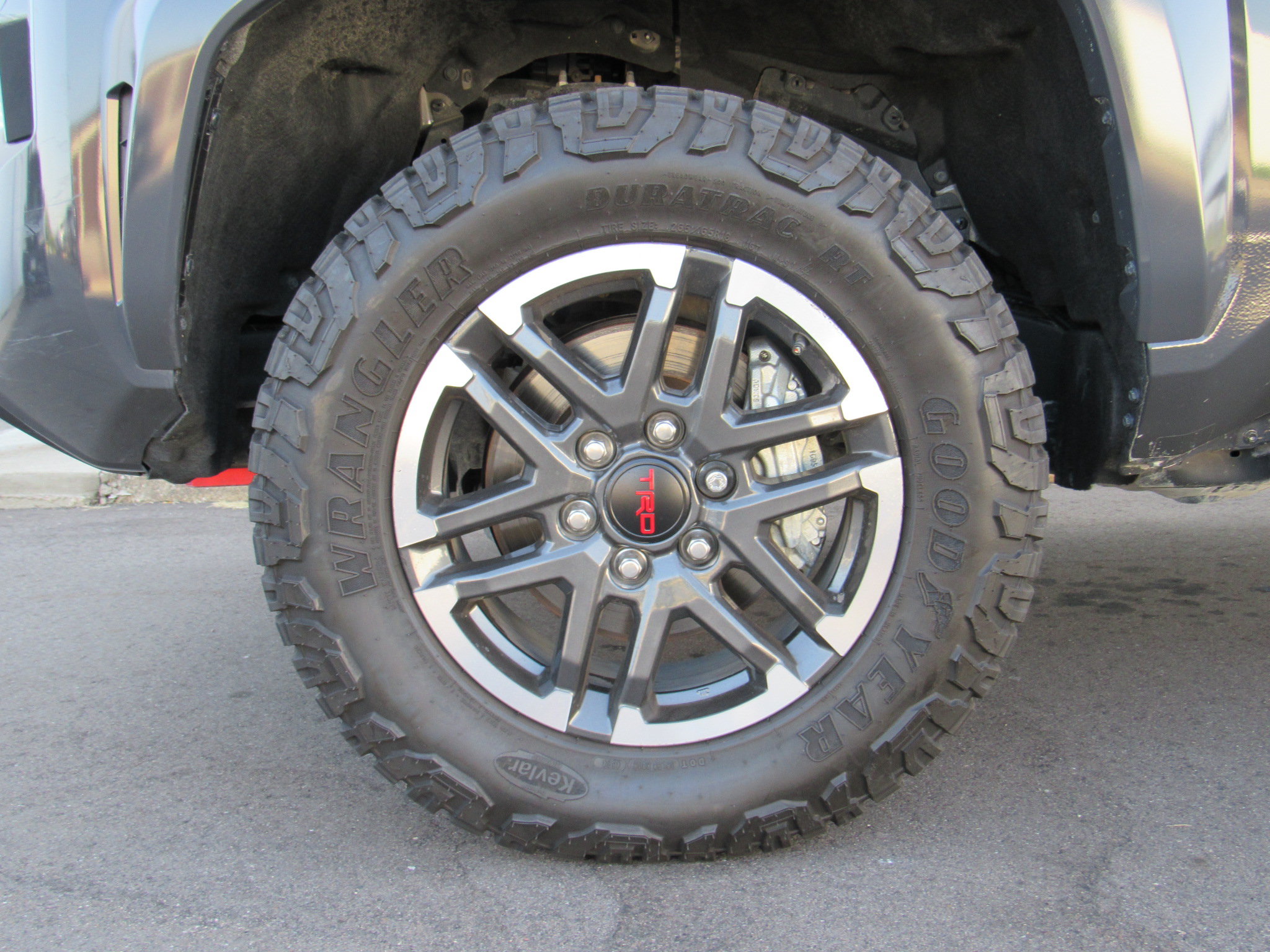 Used 2025 Toyota Tacoma TRD Sport w/ Blackout Package (GST) AWD/4WD image 45