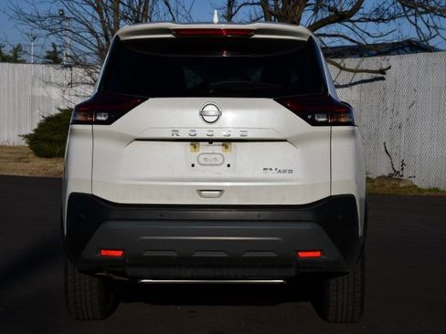 Used 2023 Nissan Rogue SV image 6