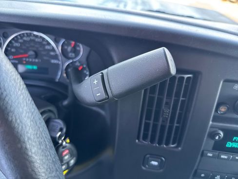 Used 2023 Chevrolet Express 3500 LT w/ LT Preferred Equipment Group image 23