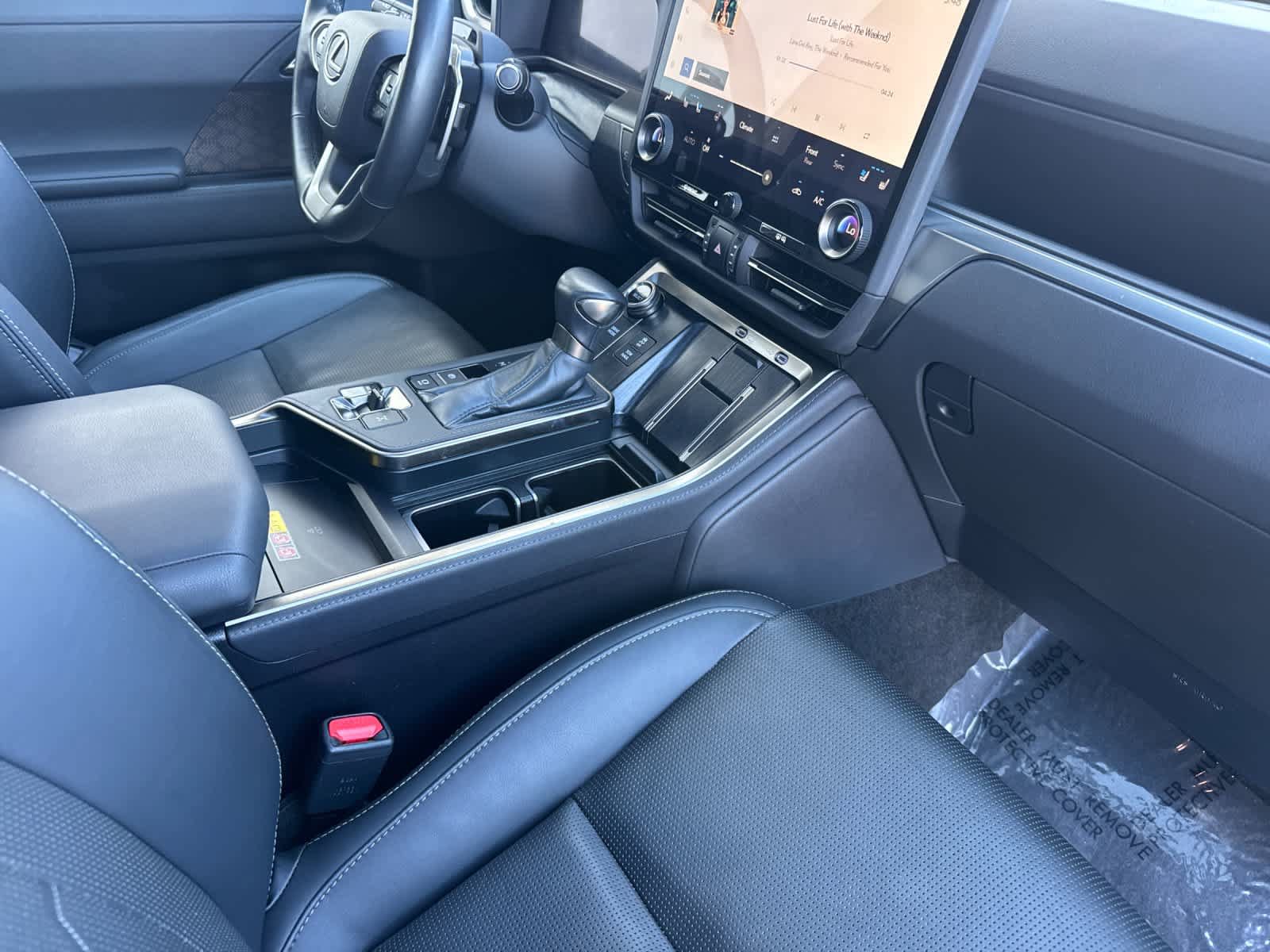 Used 2024 Lexus GX 550 w/ Accessory Package (31) AWD/4WD image 15