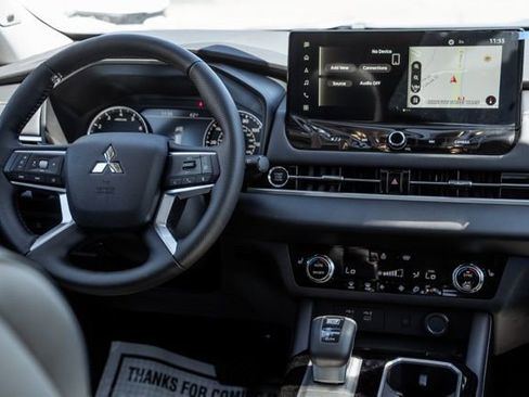 New 2026 Mitsubishi Outlander AWD image 18