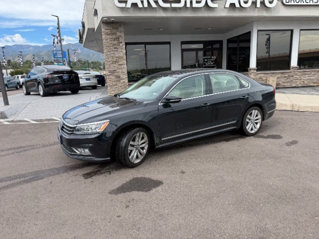 Used 2017 Volkswagen Passat 1.8T SEL Premium FWD image 3
