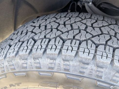 Used 2024 Chevrolet Silverado 1500 LT image 6