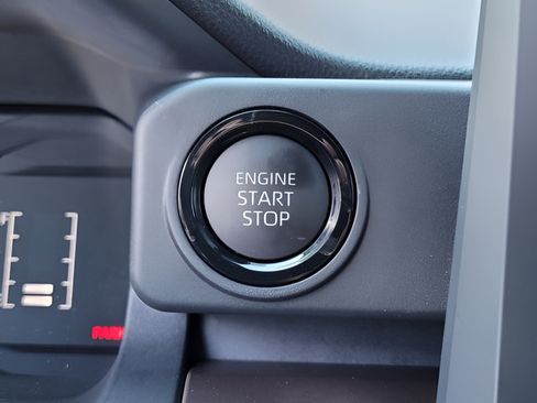 Used 2024 Toyota Tacoma SR5 AWD/4WD image 29
