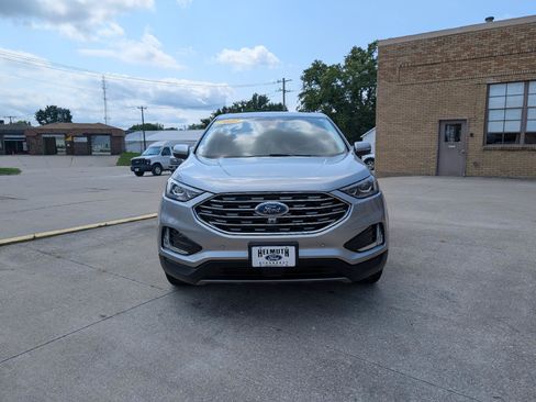 Used 2022 Ford Edge Titanium w/ Equipment Group 301A AWD/4WD image 3