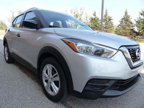 Used 2018 Nissan Kicks S FWD image 12