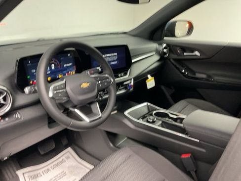 New 2026 Chevrolet Equinox LT w/ LPO, Floor Liner Package image 11