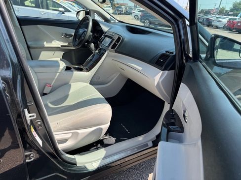 Used 2013 Toyota Venza LE image 7
