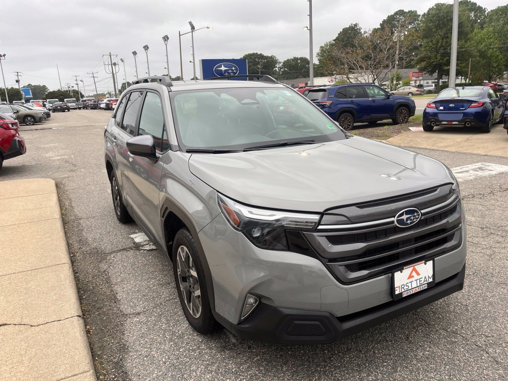 Used 2026 Subaru Forester Premium AWD/4WD image 2
