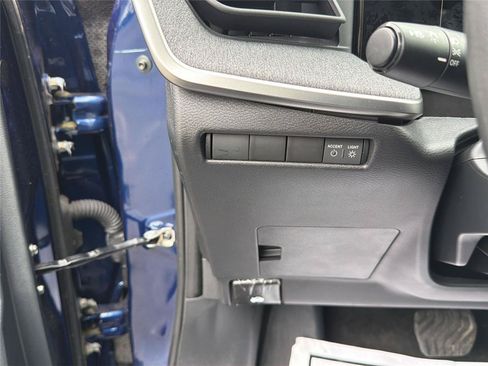 Used 2023 Nissan Kicks S FWD image 15