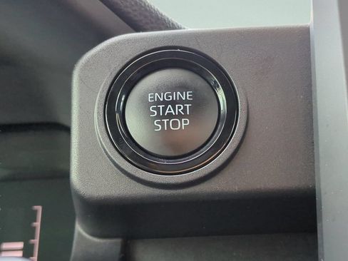 Used 2025 Toyota Tacoma SR5 AWD/4WD image 22